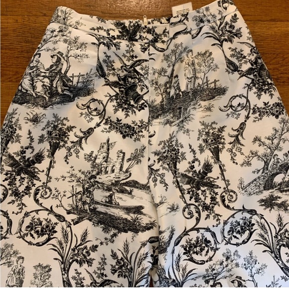 VTG - High-waisted Toile Trousers - Picture 2 of 4